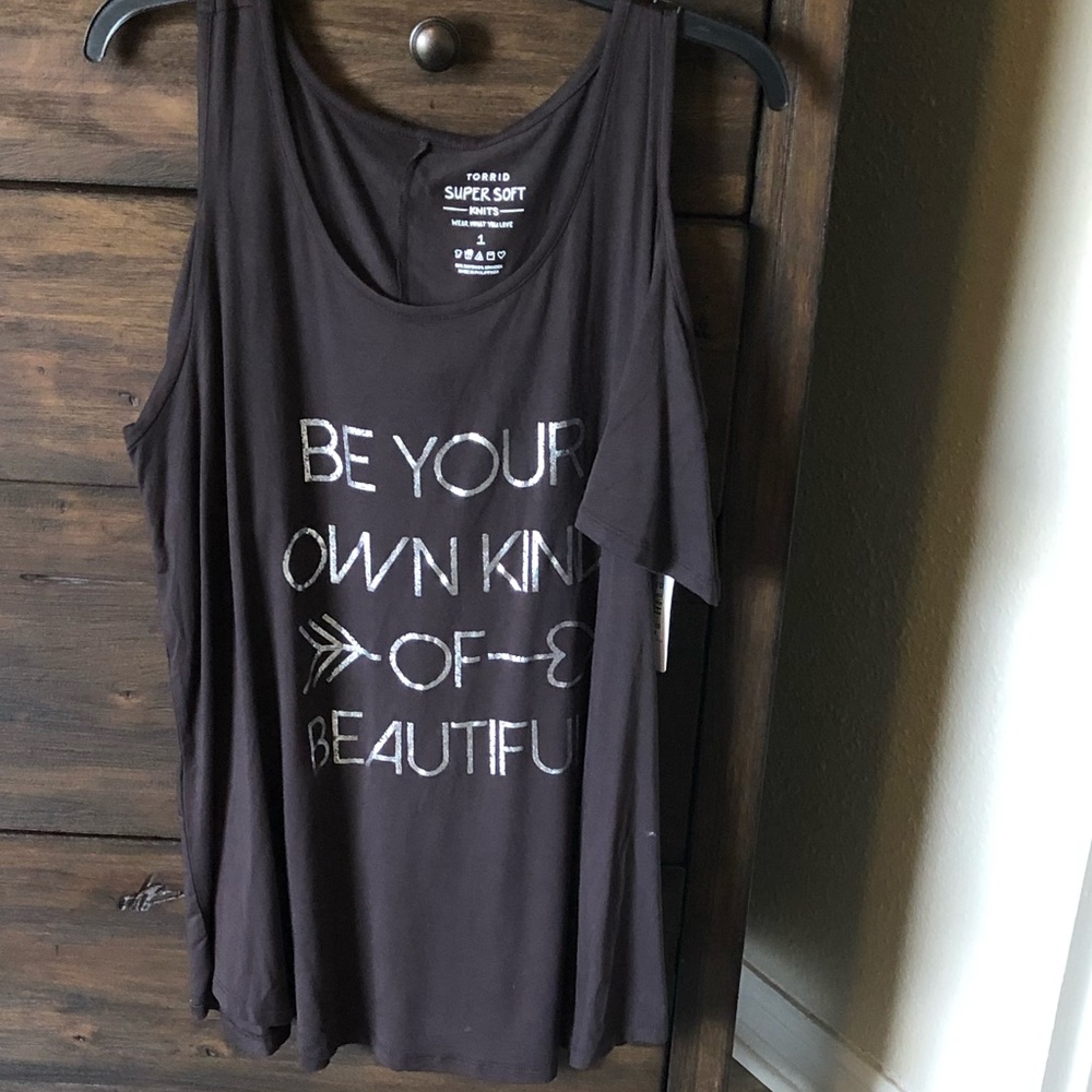 Torrid cold shoulder NWT size 1 graphic